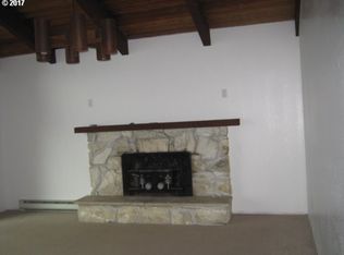 65434 E Bay Dr, North Bend, OR 97459