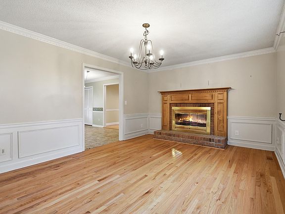 5th image of 611 Timms Rd