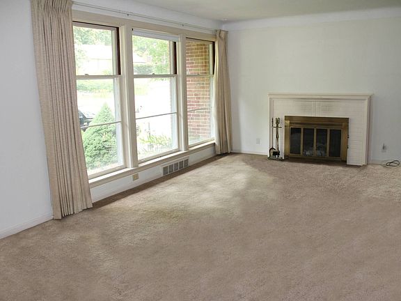 3rd image of 9836 Lenor Dr