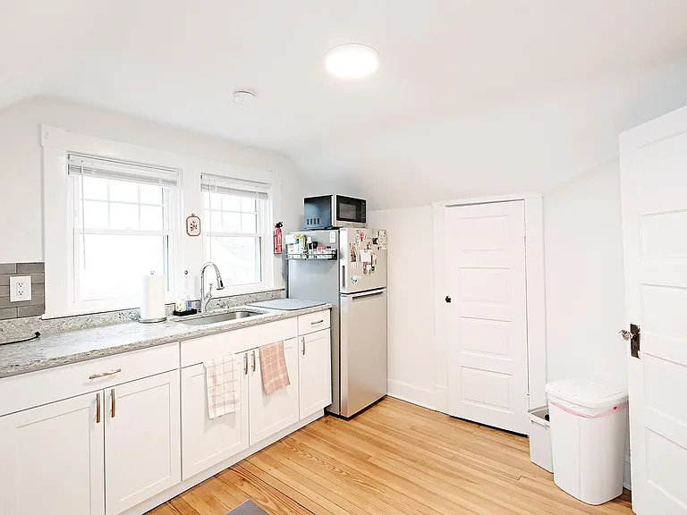 2309 Fontaine Ave #4 — Photo 8