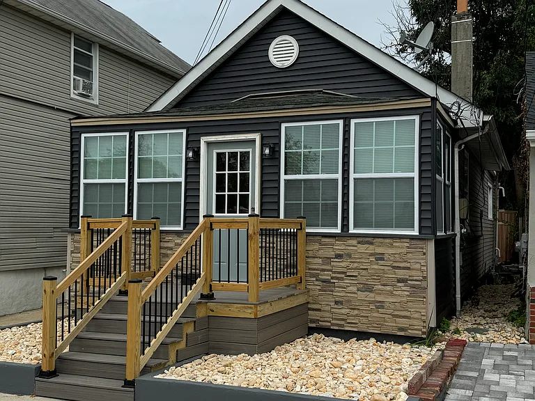 89 Maple Ave — Photo 3