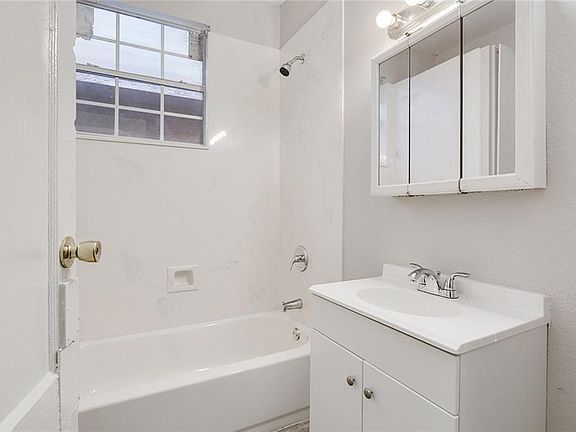 2nd image of 1335 S Genois St