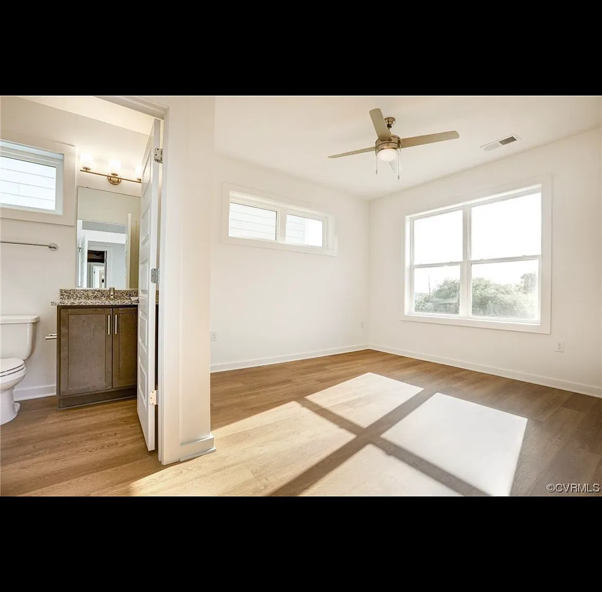 2 bed, 927 sqft, $1,950 — Photo 3