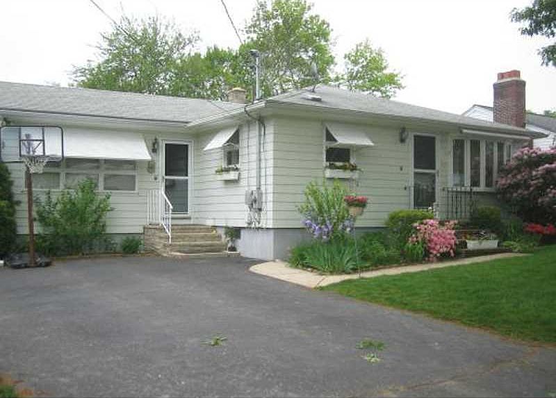 1st image of 2 Longue Vue Ave