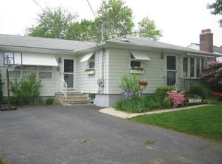 2 Longue Vue Ave, North Providence, RI 02904