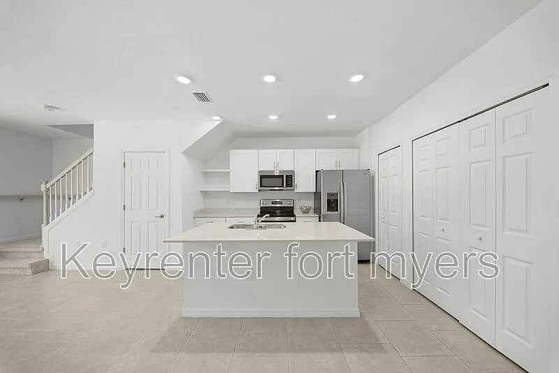 3 bed, 2.5 bath, 1378 sqft, $1,750 — Photo 4