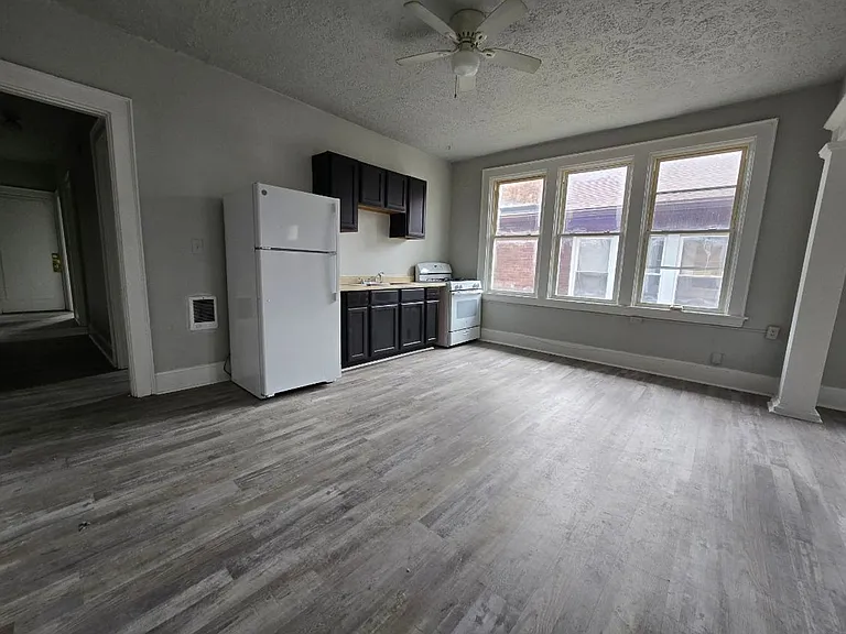 579 Blair Ave — Photo 4