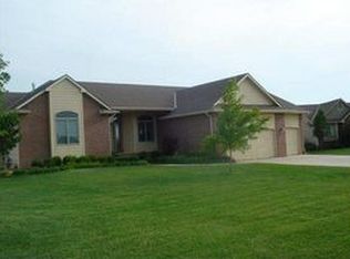 1915 Windsor Creek Ct, Valley Center, KS 67147