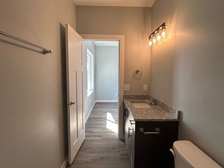 2723 Adams St — Photo 20