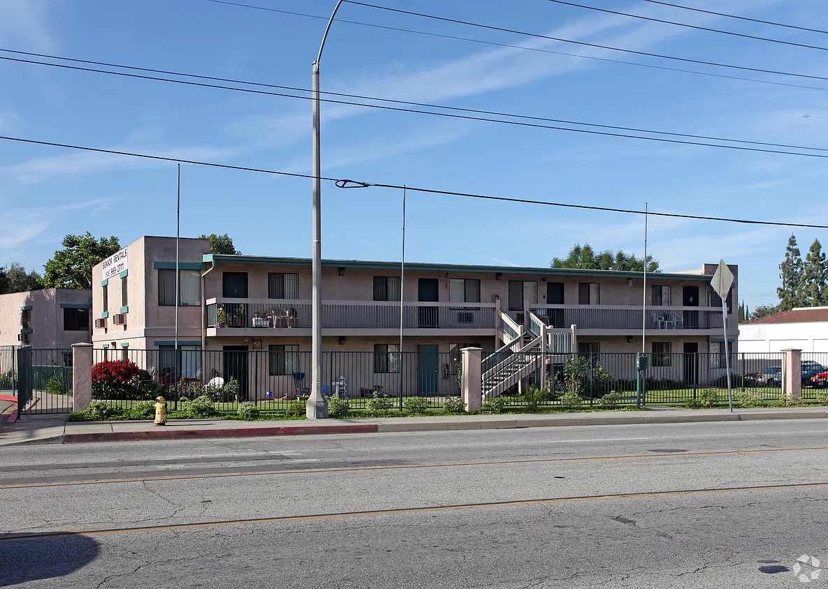 Villa Azusa Senior Apartments (55+) — Photo 2