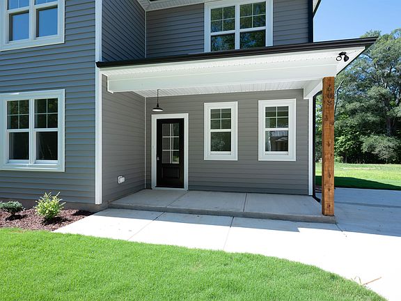 3rd image of 608 Coggeshall St