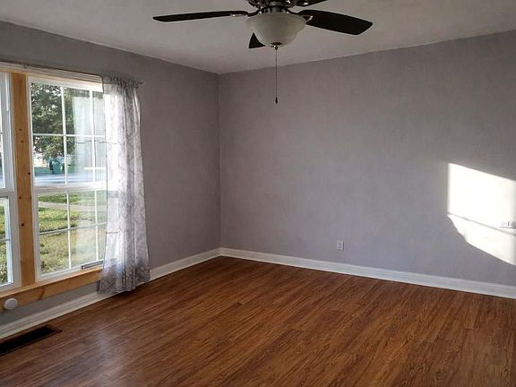 4th image of 1501 W 3rd St
