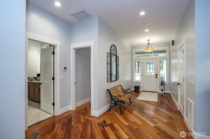 5th image of 14520 254th Street E