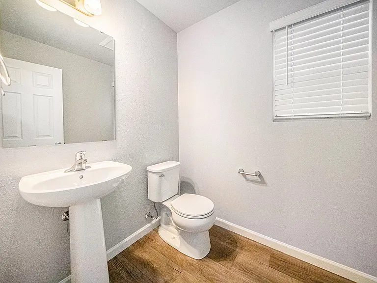 1027 Maple Ave — Photo 17