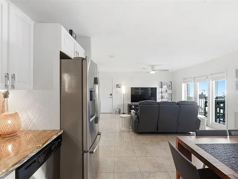 5174 Beach Dr SE #D — Photo 8
