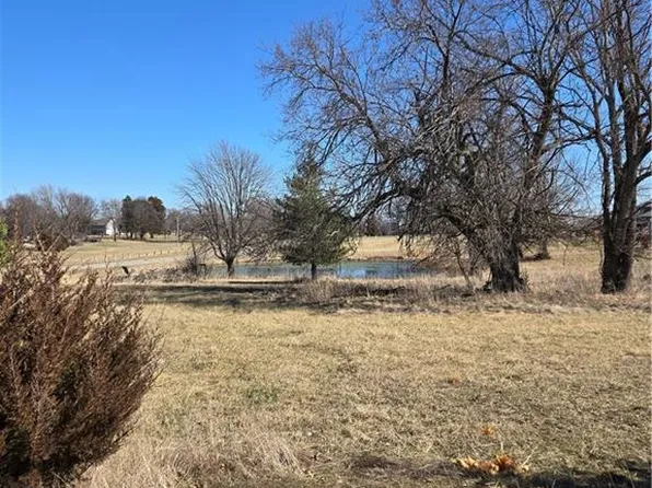 1029 NE Brookfield Dr, Lees Summit, MO 64086