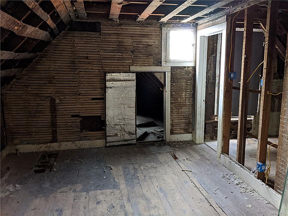 4th image of 402 Northland Ave