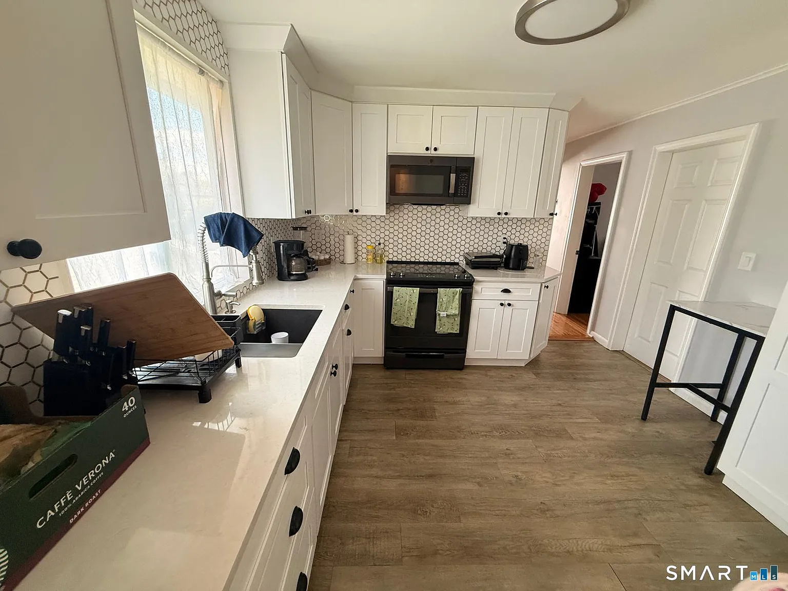 2 bed, 1.0 bath, 1662 sqft, $2,100 — Photo 3