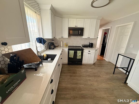 3rd image of 64 Horace St Floor 2