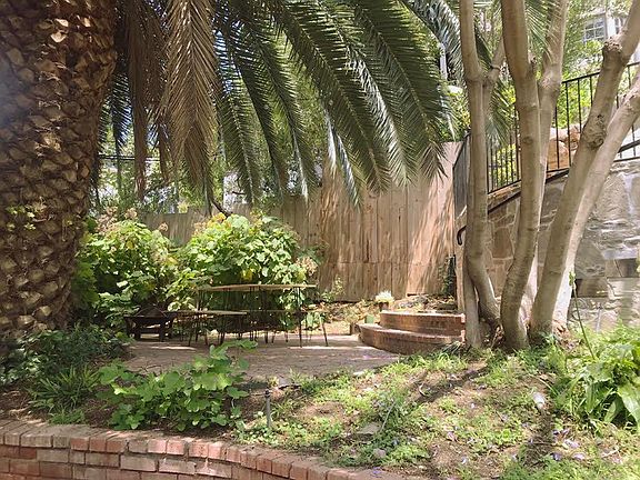 4th image of 2244 Vista Del Mar Ave #B