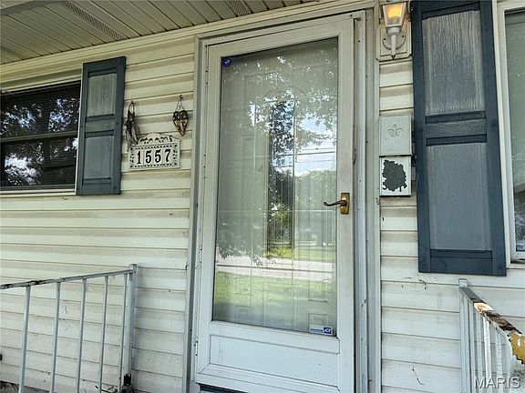 3rd image of 1557 Rodger Ave