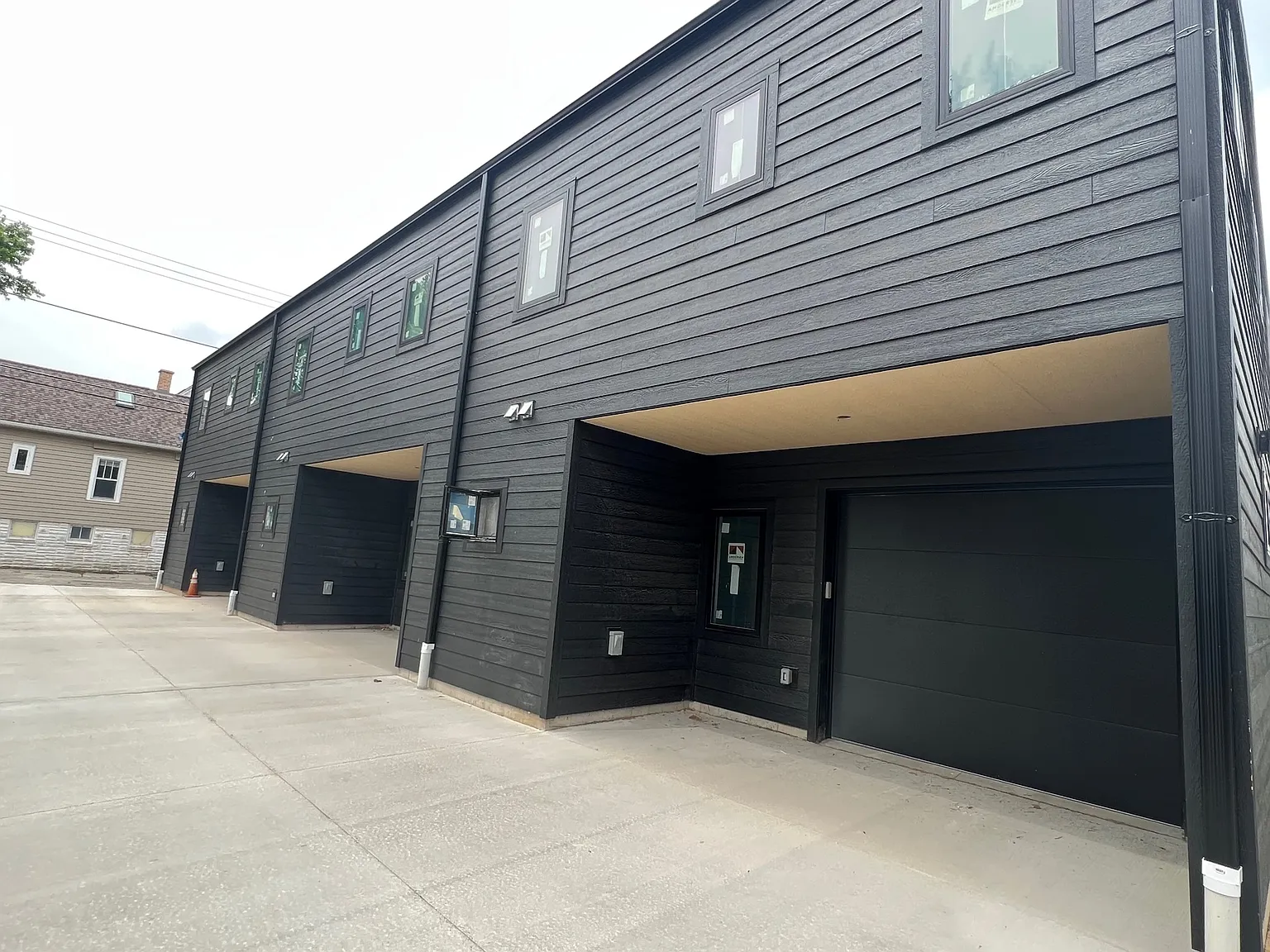 921 E Otjen Rowhomes — Photo 4