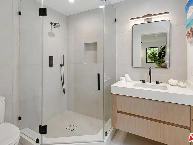 3621 Maplewood Ave — Photo 49