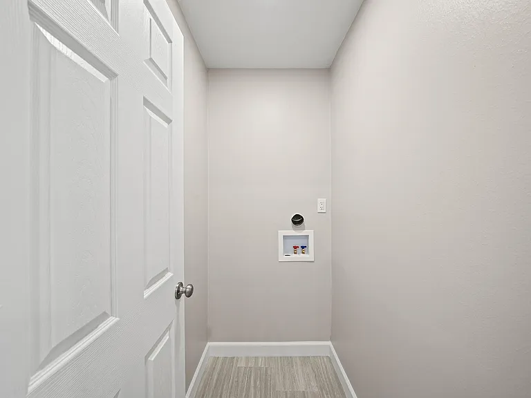 2201 Fountain View Dr #25 — Photo 8