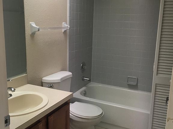 5th image of 7691 Sugar Bend Dr