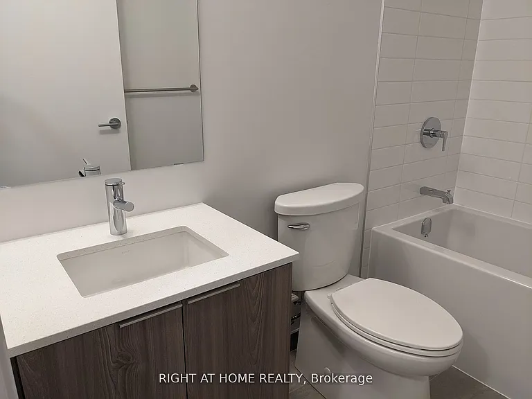 357 King St W #1507 — Photo 8