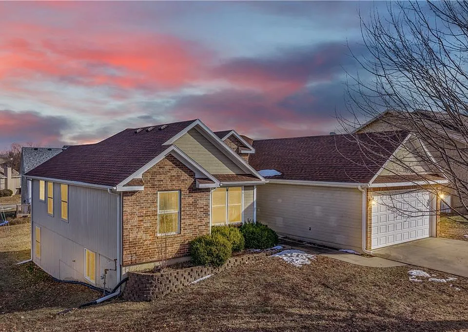 1219 S Country View Ln