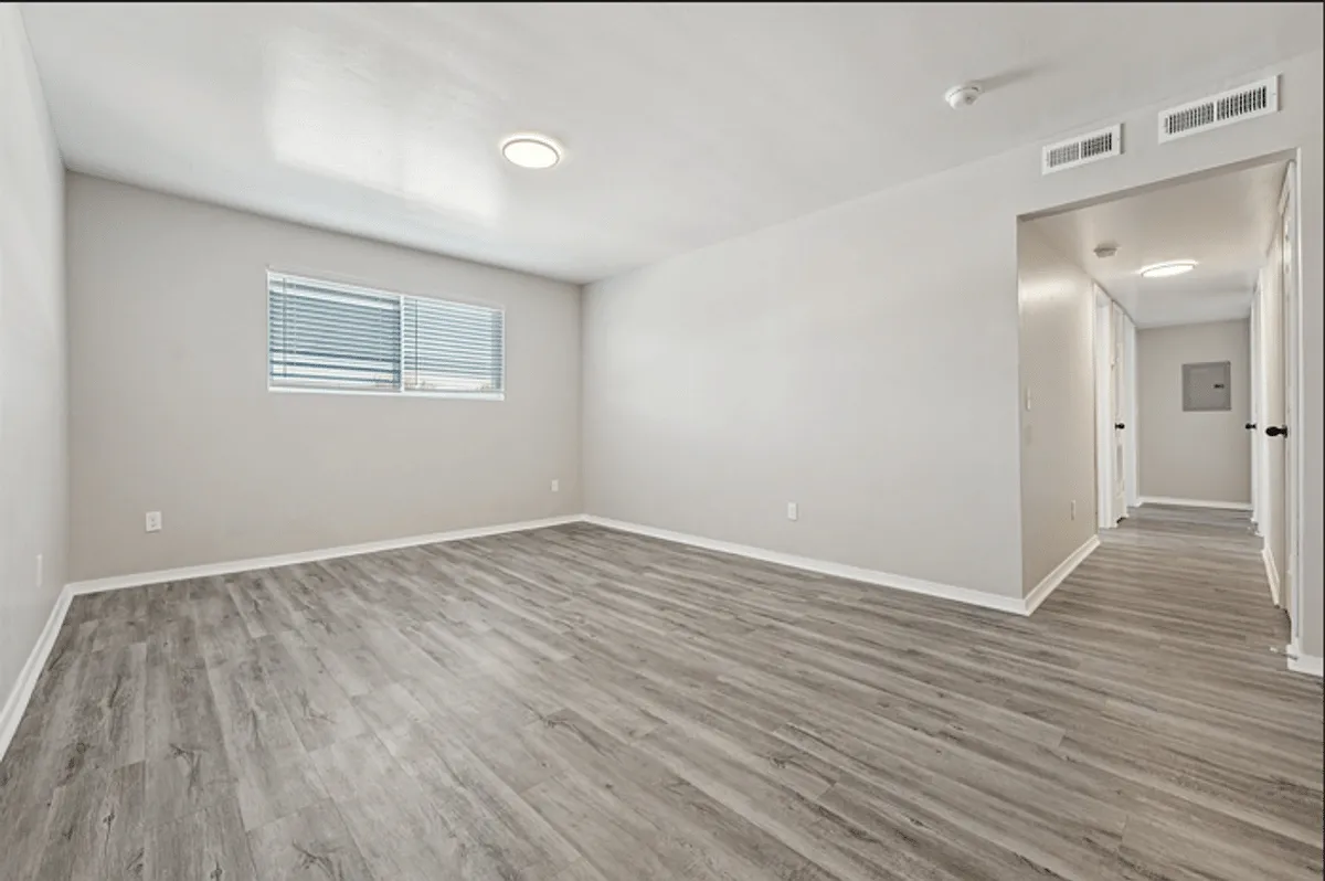 6002 Will Rogers Rd — Photo 4