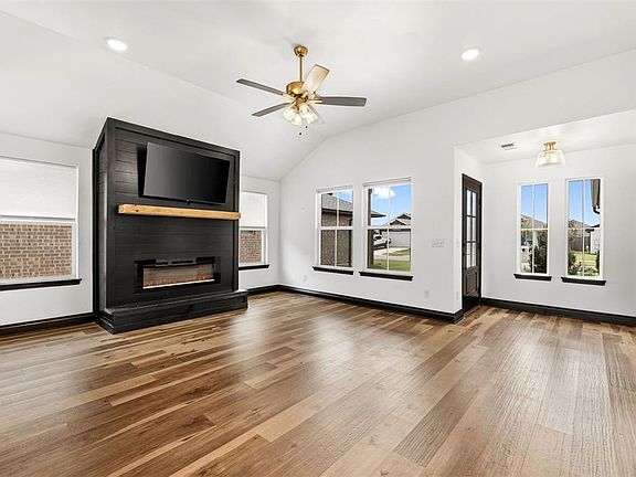 5th image of 13321 NW 5th St