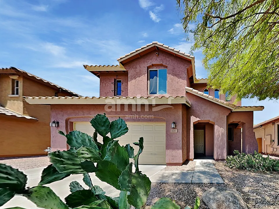6211 S Pearl Dr
