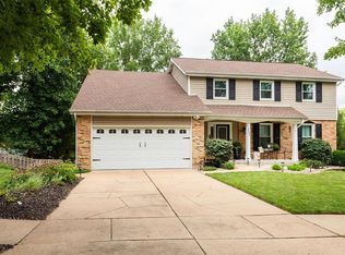 3631 Whispering Ridge Ln, Saint Louis, MO 63129