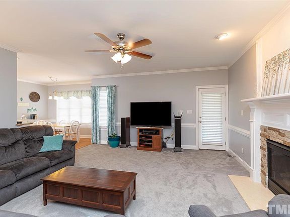 5th image of 408 Broadmoor Way