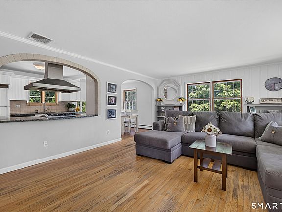 3rd image of 11 Sealand Drive