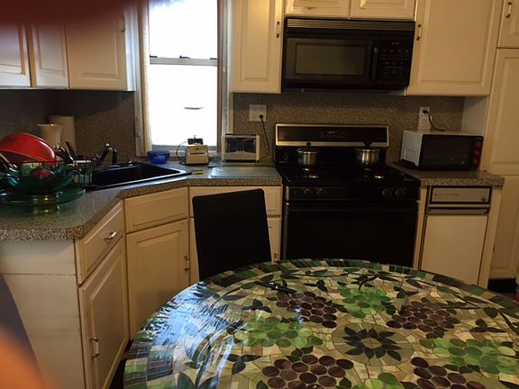 3rd image of 177 Crowell Ave