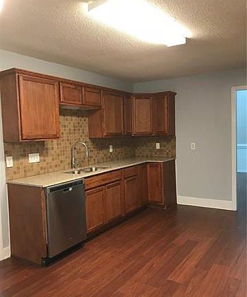 4th image of 8000 Park Vista Cres