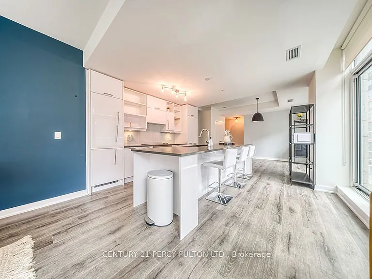 30 Nelson St #323 — Photo 12