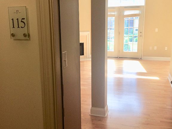 4th image of 450 E Ohio St APT 115