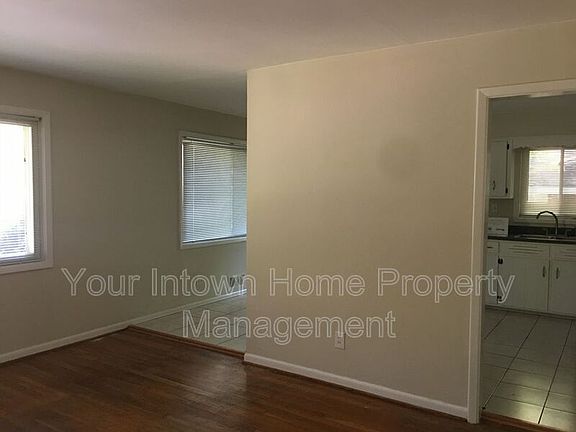 4th image of 1145 Arlington Pkwy NE