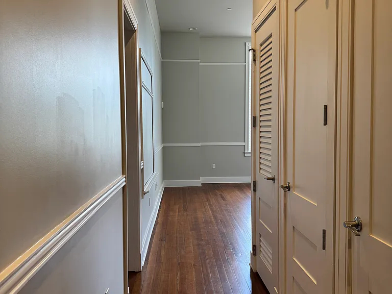 800 N Rendon St #206 — Photo 4