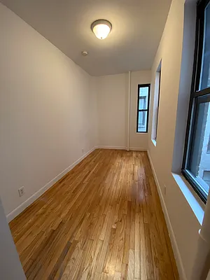 Rented by Peter R. Hungerford, LREB | media 21