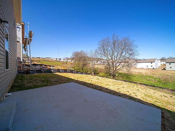 5th image of 3044 Sapgate Ln