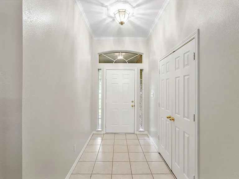 120 Hope Cir — Photo 4