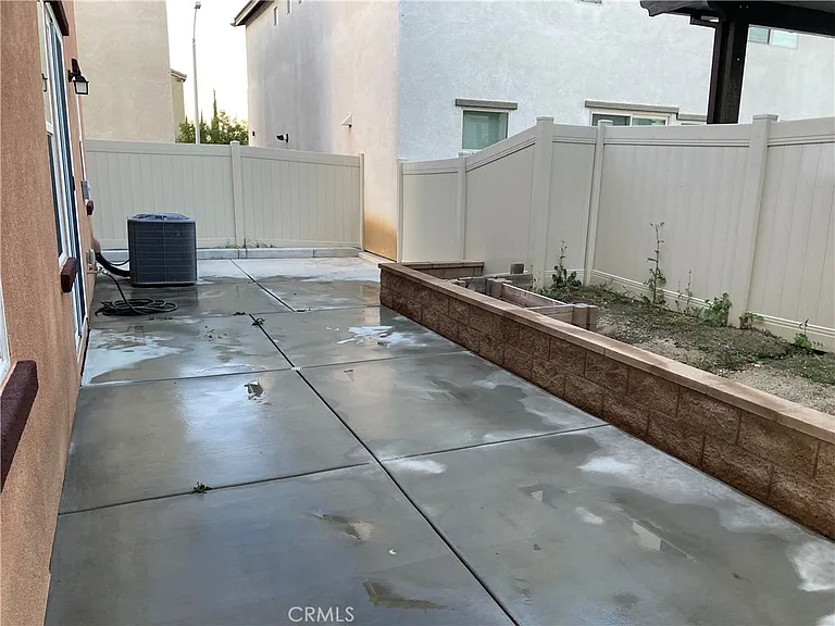 42744 Azure St — Photo 13