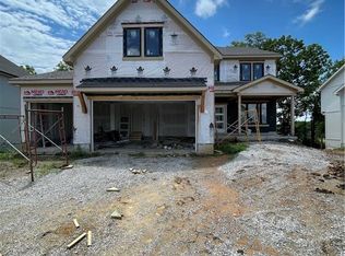 1957 Longview Dr, Liberty, MO 64068
