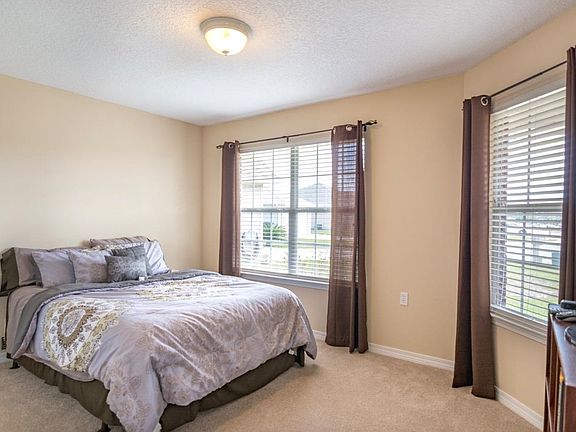 4th image of 2392 Bur Oak Dr