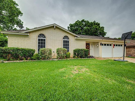2nd image of 1920 Knoxville Dr